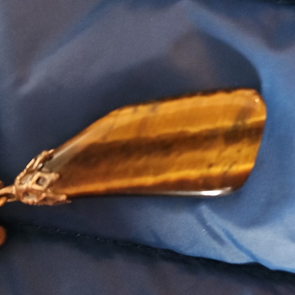 Gold Bow Pendant with Tiger's Eye Charm - Picture 3 of 7